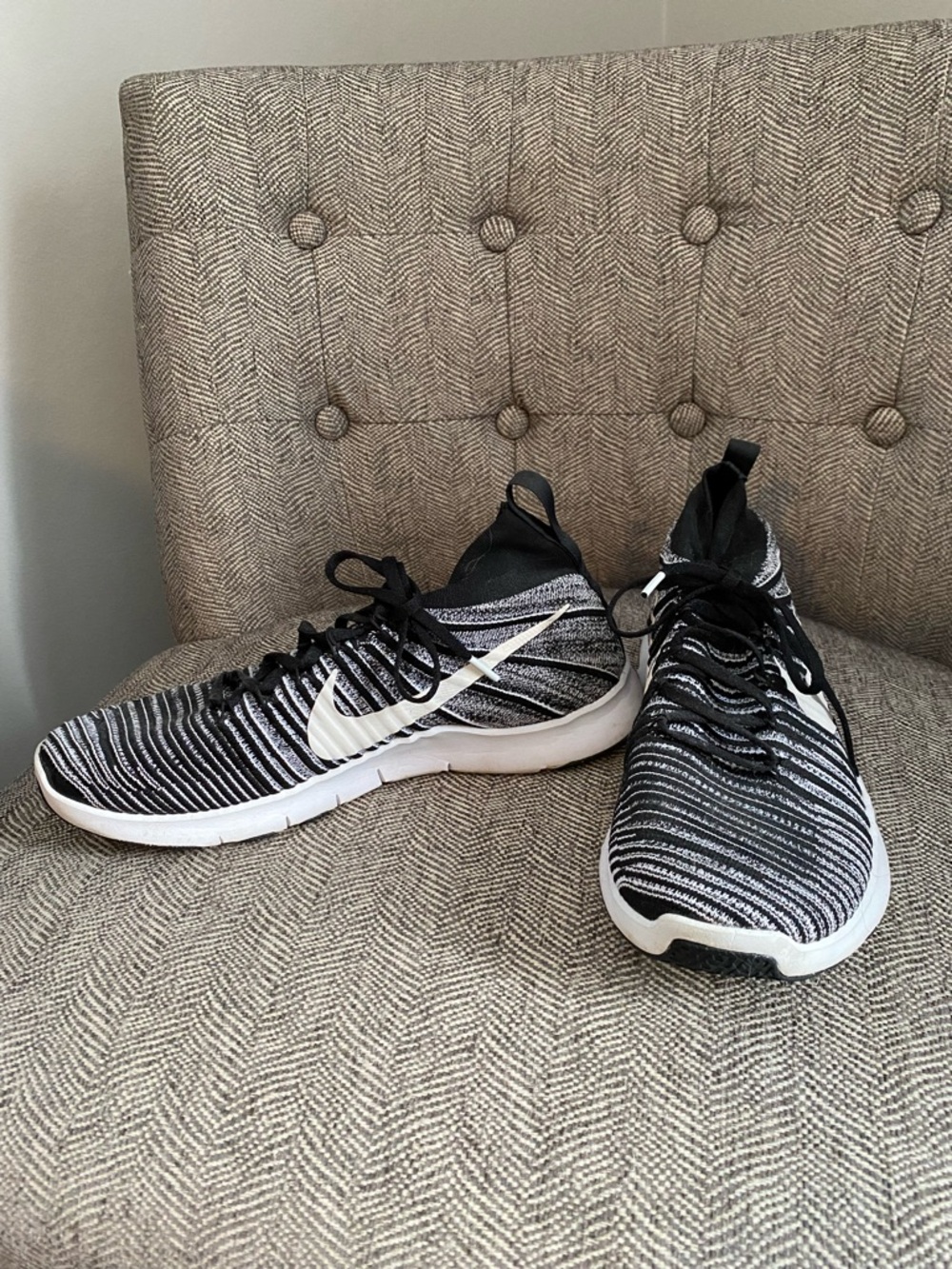 Nike Black & White Knit Running Sneakers